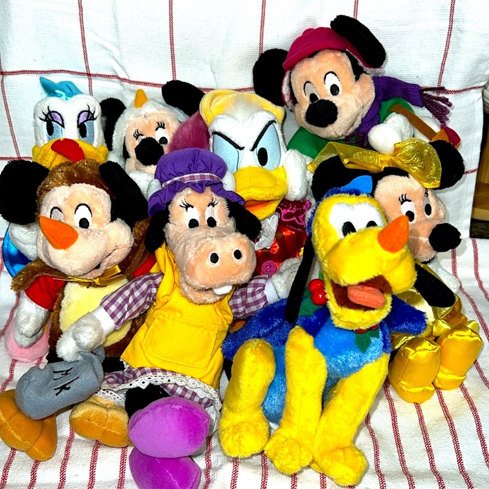 Disney Store Mickey’s 12 Days of Christmas Plush beanies lot